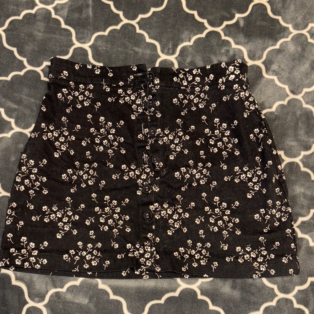 Forever 21 Button Front Black Floral Mini Skirt